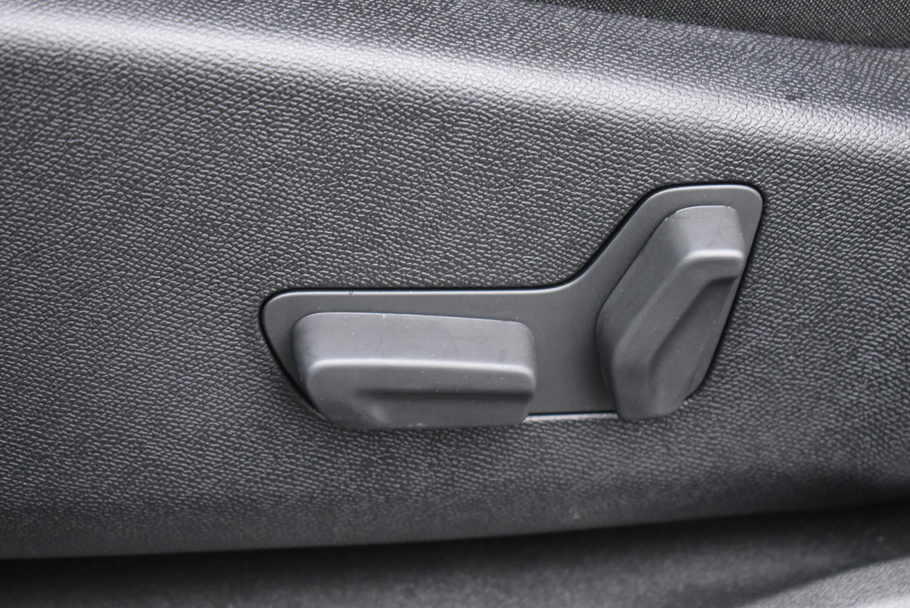 Citroën C5 Aircross  1.6 HYBRIDE RECHARGEABLE 180CH FEEL PACK E-EAT8 occasion - Photo 10