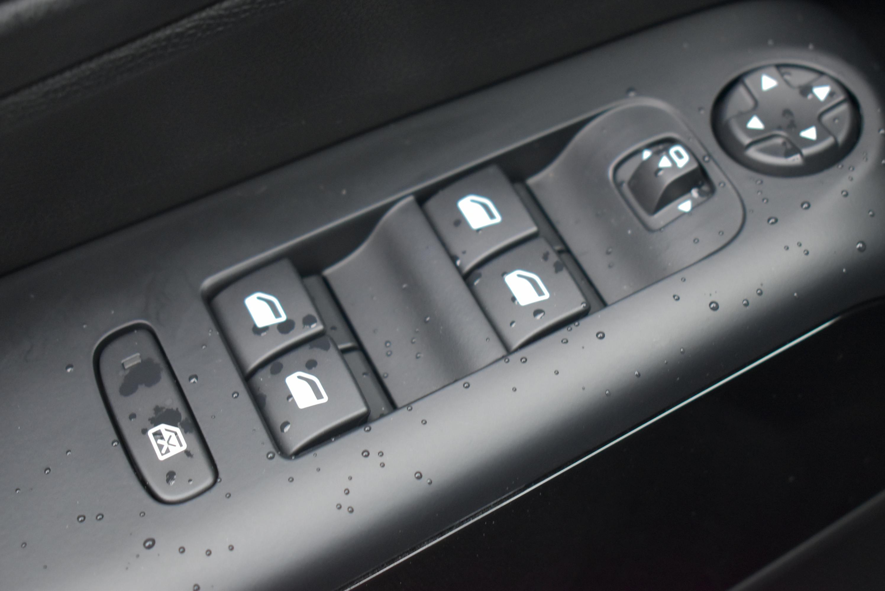 Citroën C5 Aircross  1.6 HYBRIDE RECHARGEABLE 180CH FEEL PACK E-EAT8 occasion - Photo 21