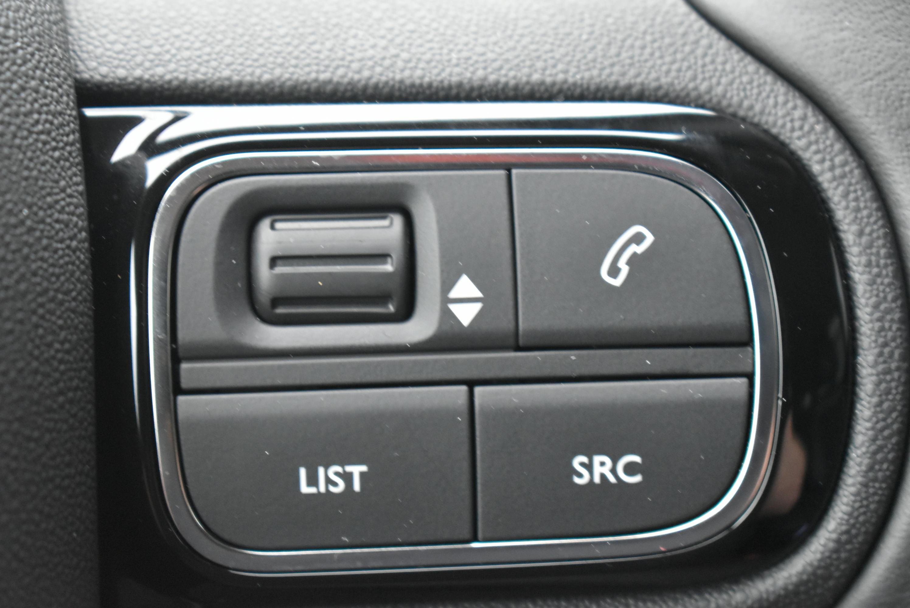 Citroën C5 Aircross  1.6 HYBRIDE RECHARGEABLE 180CH FEEL PACK E-EAT8 occasion - Photo 23