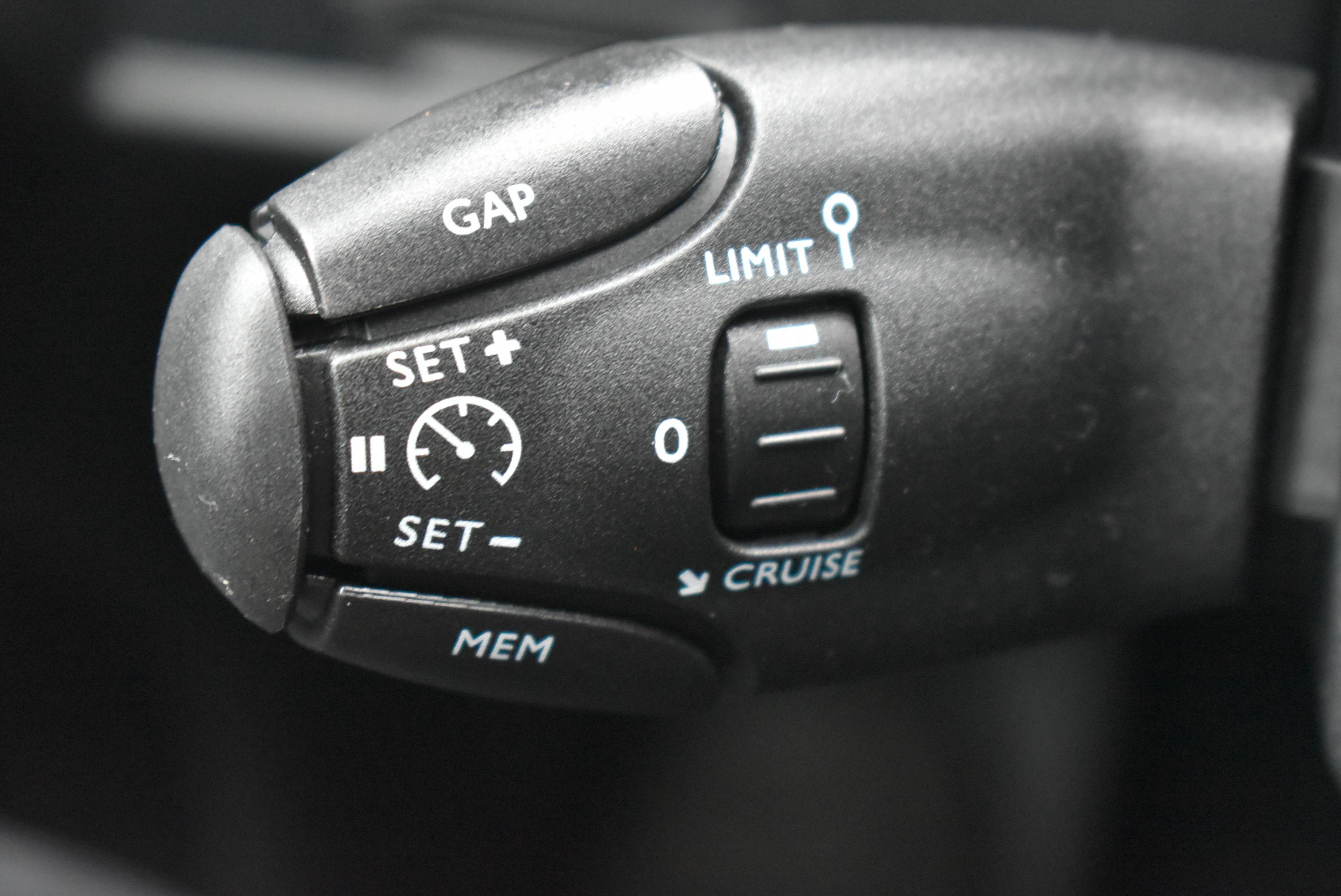 Citroën C5 Aircross  1.6 HYBRIDE RECHARGEABLE 180CH FEEL PACK E-EAT8 occasion - Photo 28
