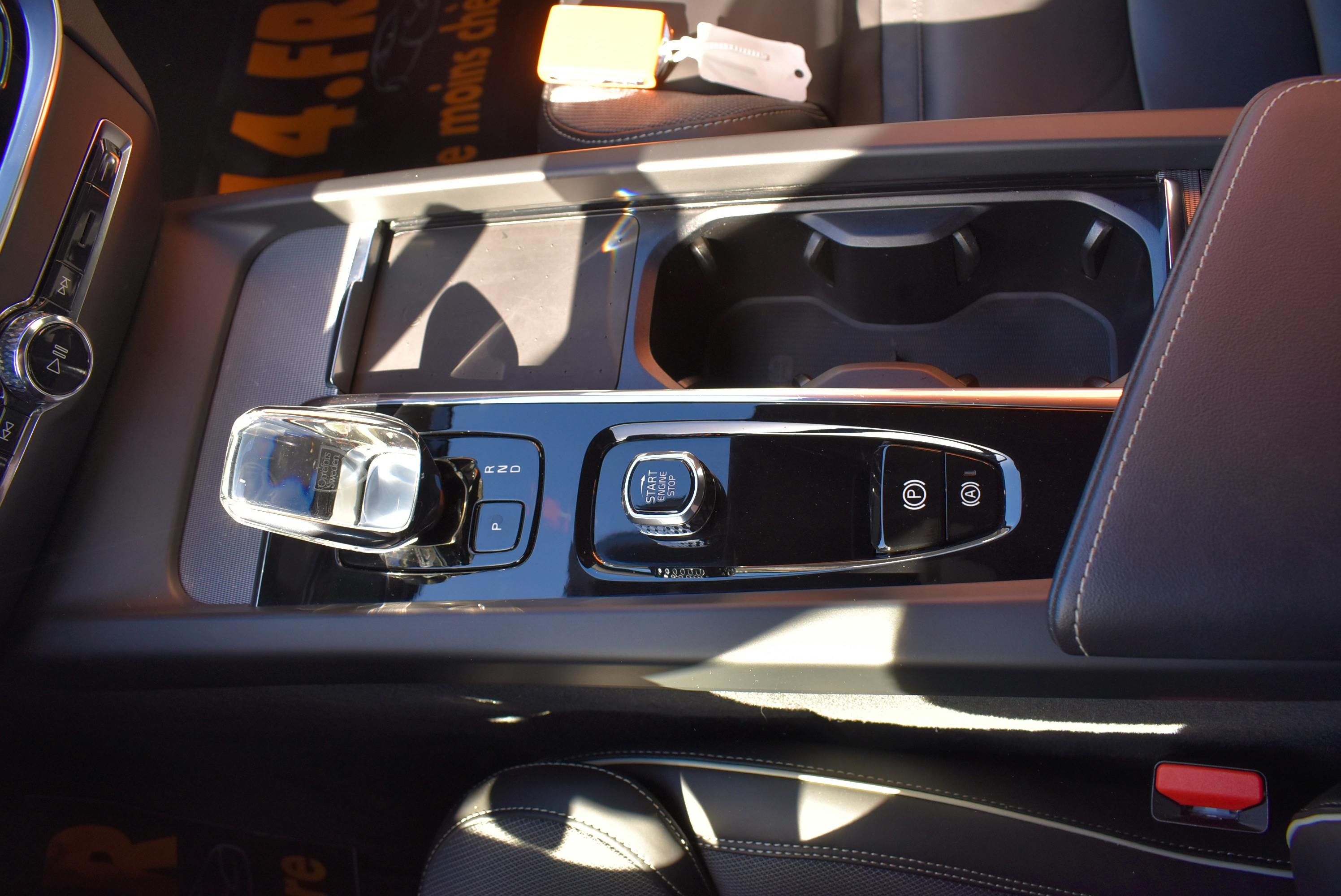 Volvo V60  B3 163CH R-DESIGN DCT 7 occasion - Photo 14