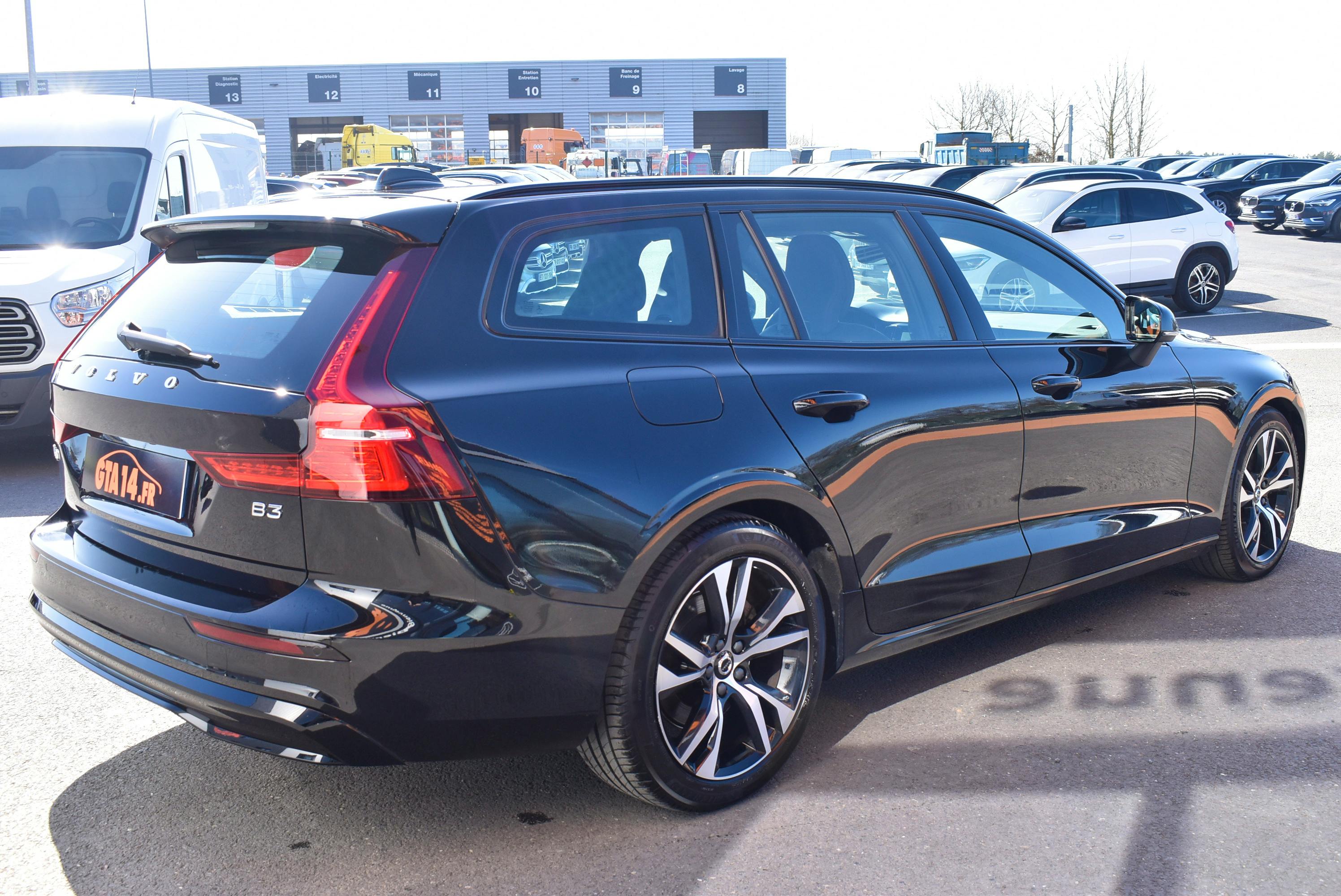 Volvo V60  B3 163CH R-DESIGN DCT 7 occasion - Photo 2