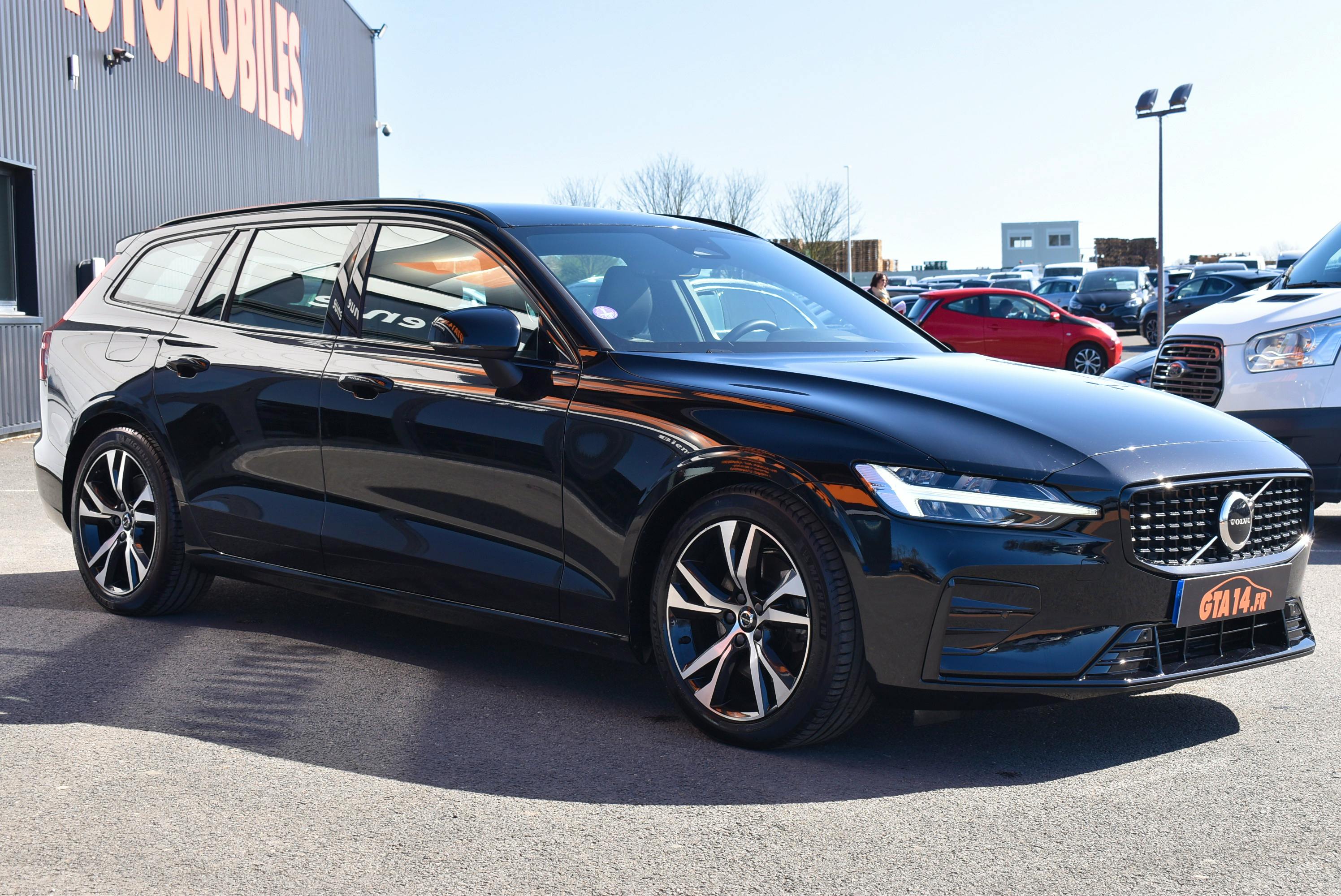 Volvo V60  B3 163CH R-DESIGN DCT 7 occasion - Photo 20