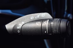 Volvo V60  B3 163CH R-DESIGN DCT 7 occasion - Photo 26