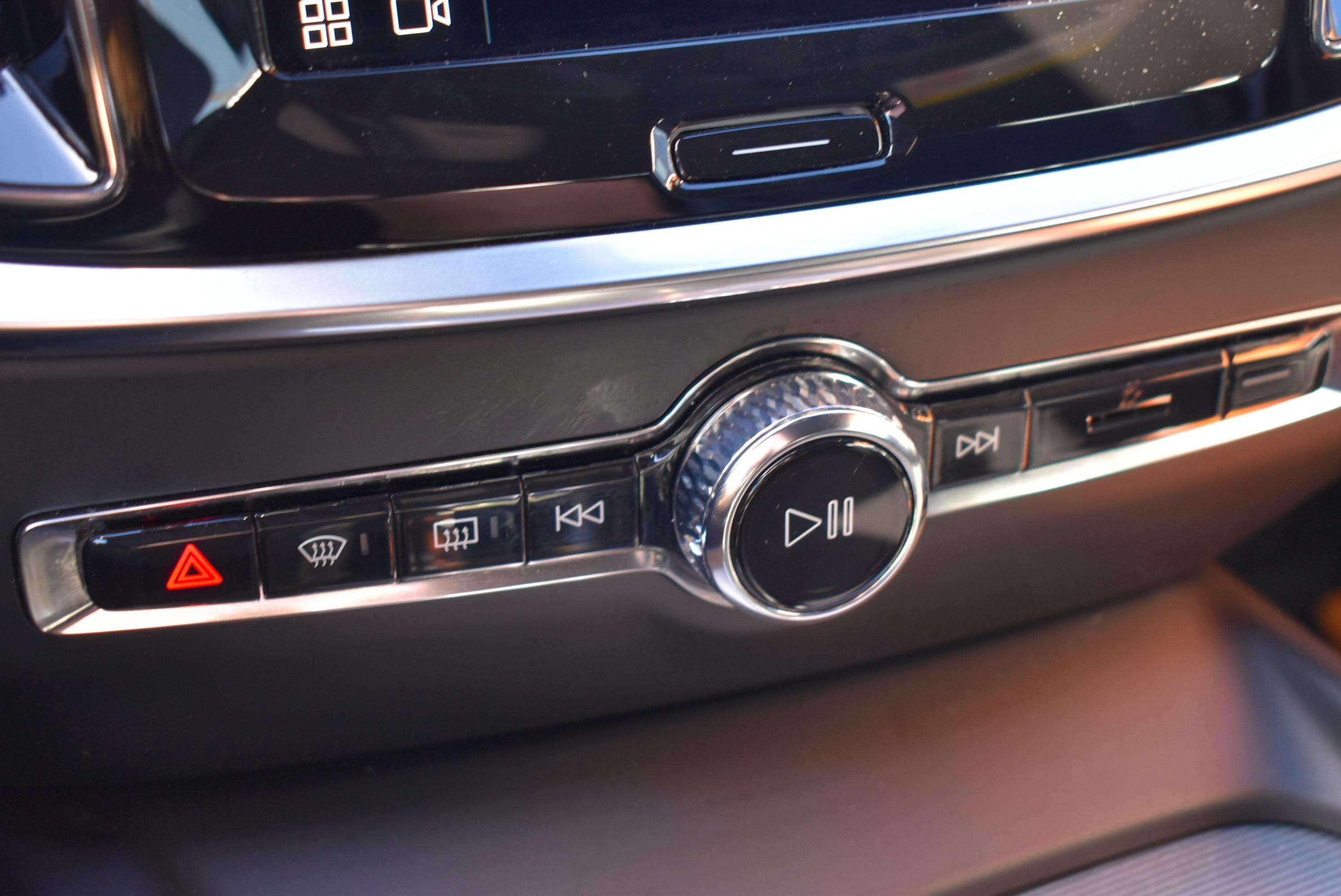 Volvo V60  B3 163CH R-DESIGN DCT 7 occasion - Photo 28