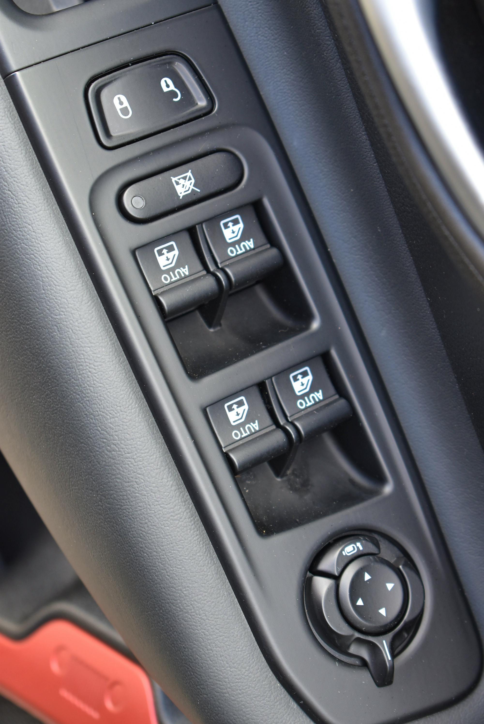 Jeep Renegade  1.3 TURBO T4 240CH 4XE TRAILHAWK AT6 occasion - Photo 10