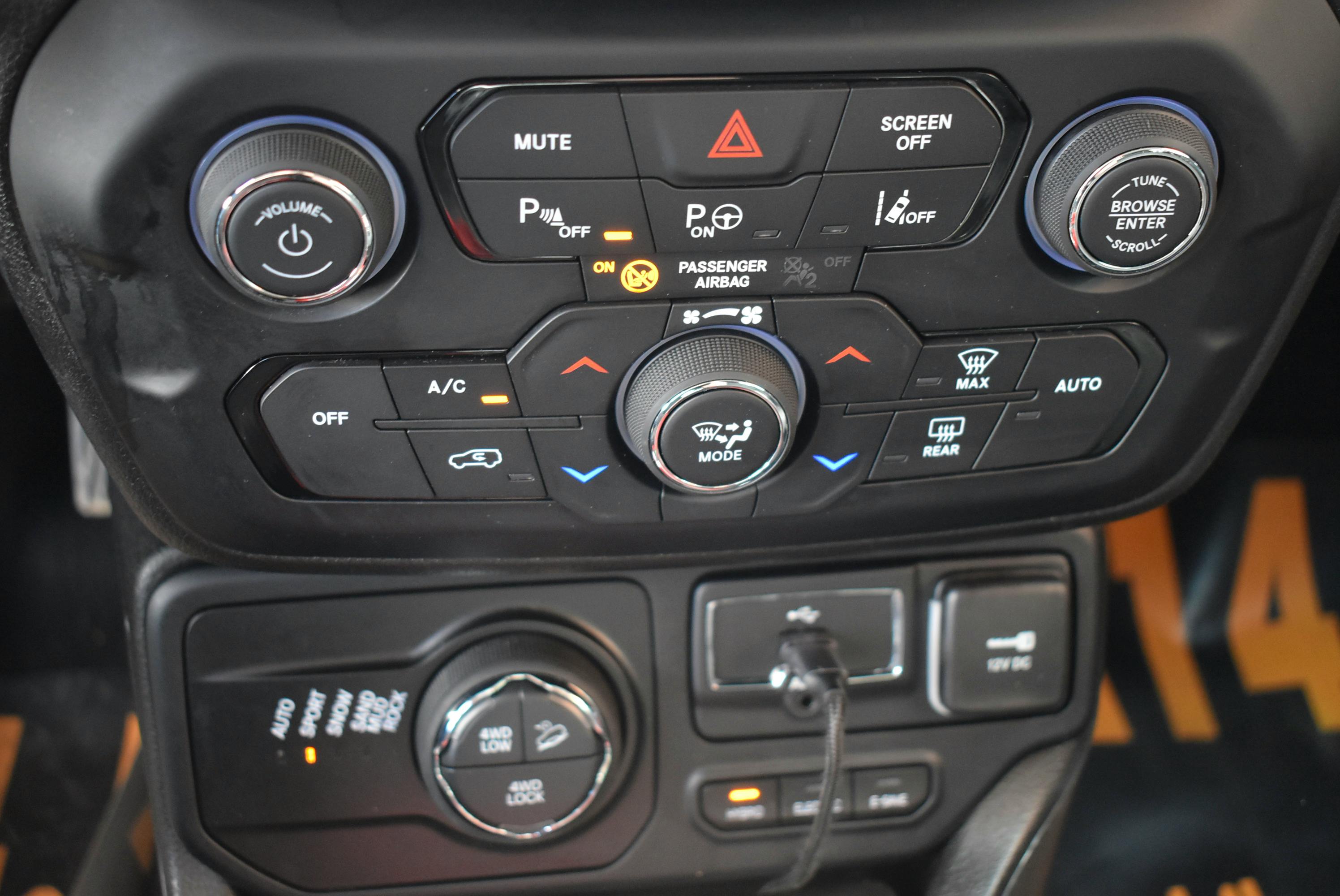 Jeep Renegade  1.3 TURBO T4 240CH 4XE TRAILHAWK AT6 occasion - Photo 13