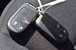 Jeep Renegade  1.3 TURBO T4 240CH 4XE TRAILHAWK AT6 occasion - Photo 32