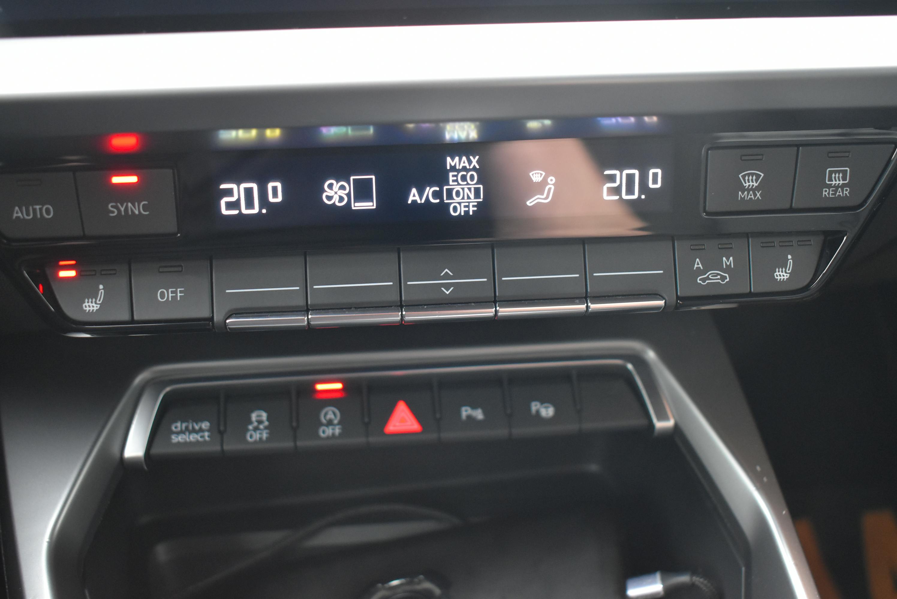 Audi A3  35 TFSI 150CH MILD HYBRID BUSINESS LINE S TRONIC 7 occasion - Photo 13