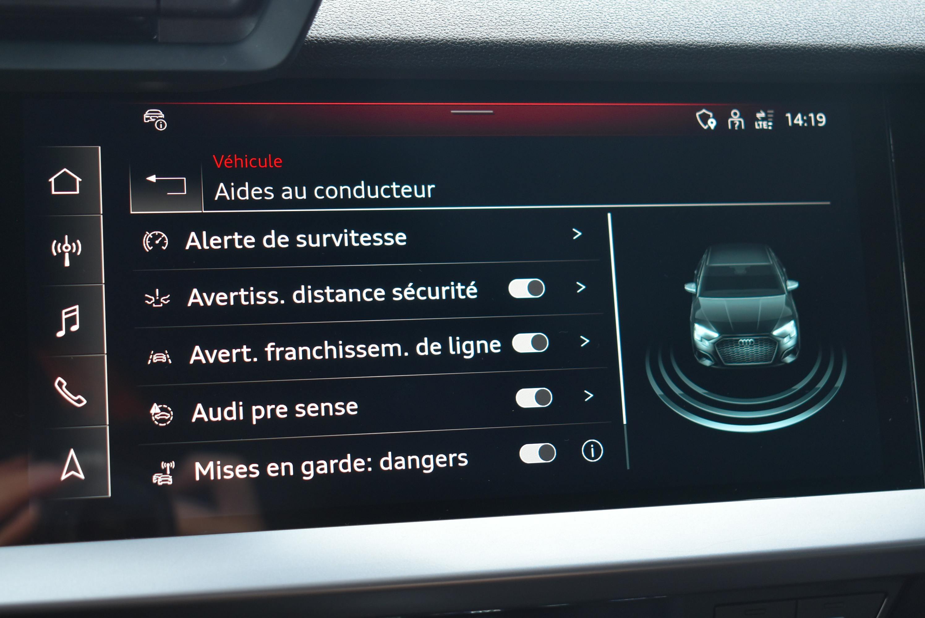 Audi A3  35 TFSI 150CH MILD HYBRID BUSINESS LINE S TRONIC 7 occasion - Photo 32