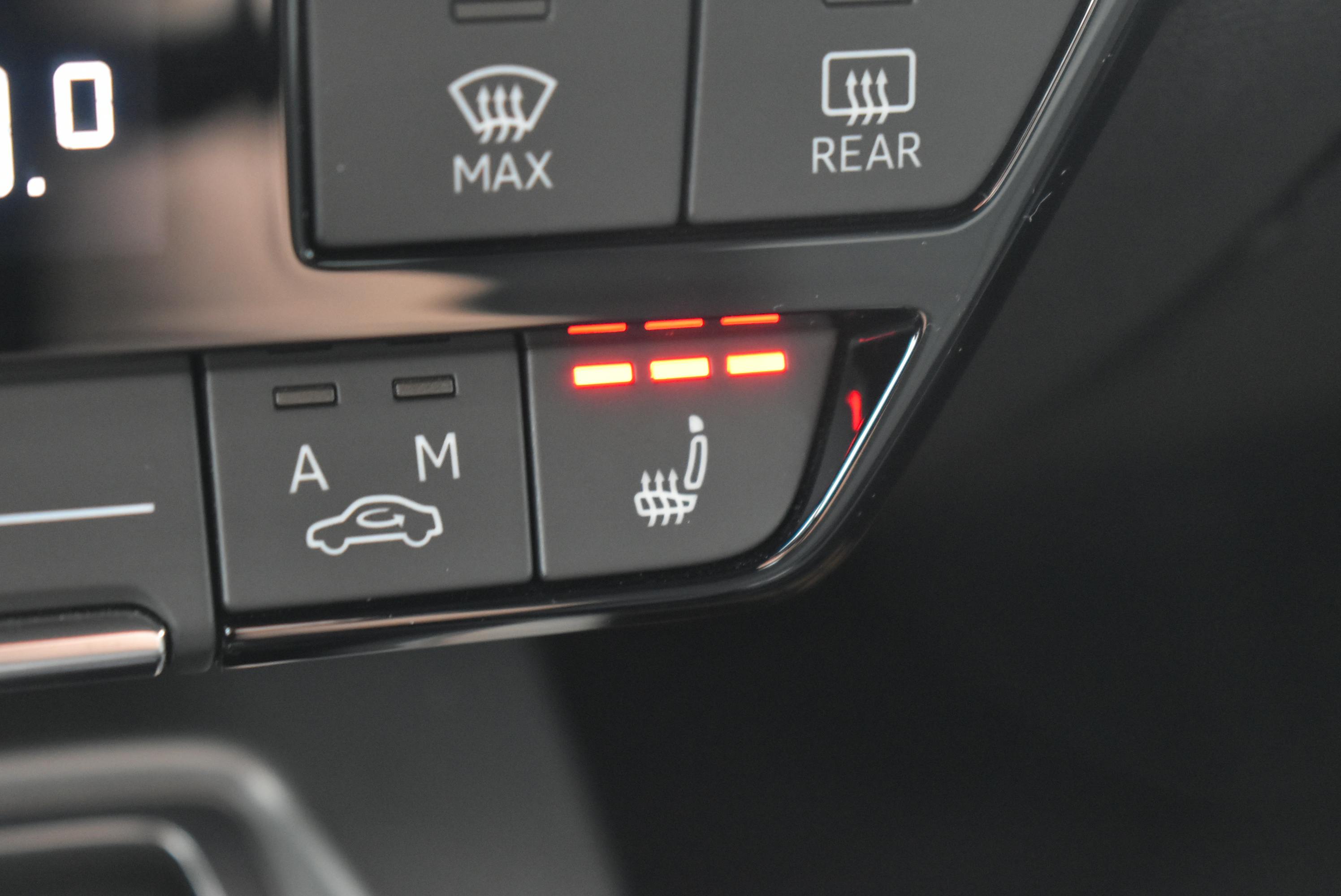 Audi A3  35 TFSI 150CH MILD HYBRID BUSINESS LINE S TRONIC 7 occasion - Photo 33