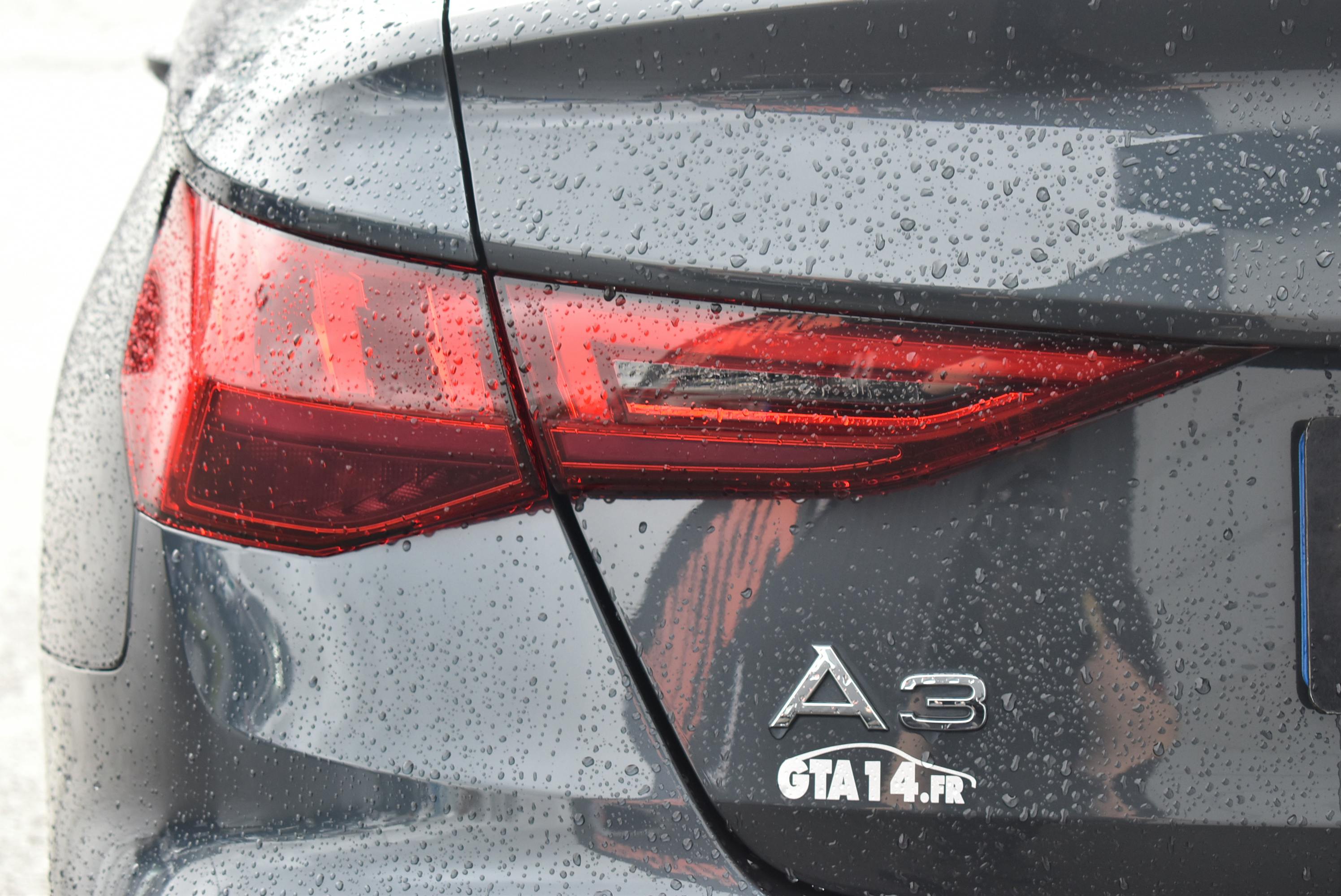 Audi A3  35 TFSI 150CH MILD HYBRID BUSINESS LINE S TRONIC 7 occasion - Photo 44