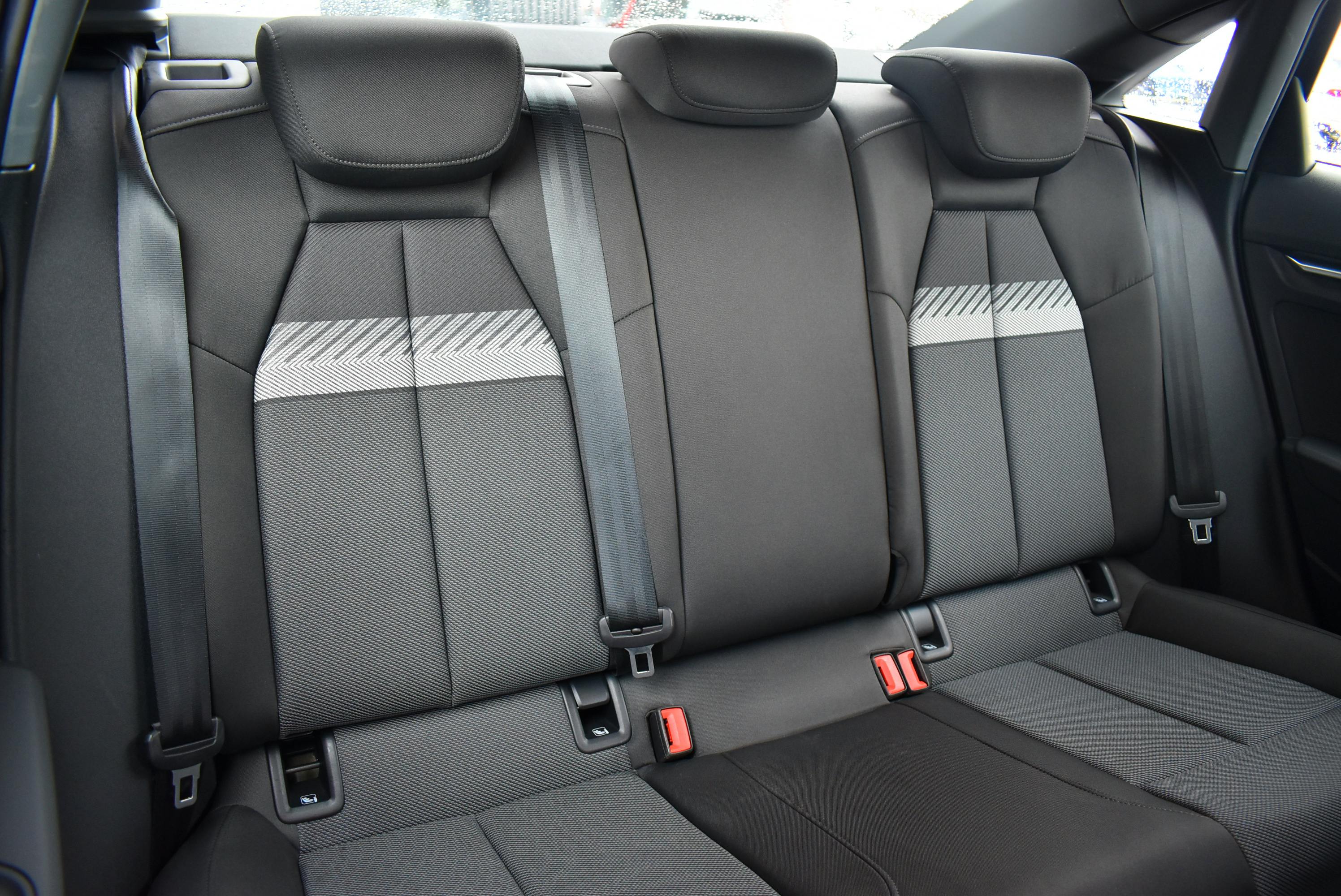 Audi A3  35 TFSI 150CH MILD HYBRID BUSINESS LINE S TRONIC 7 occasion - Photo 5