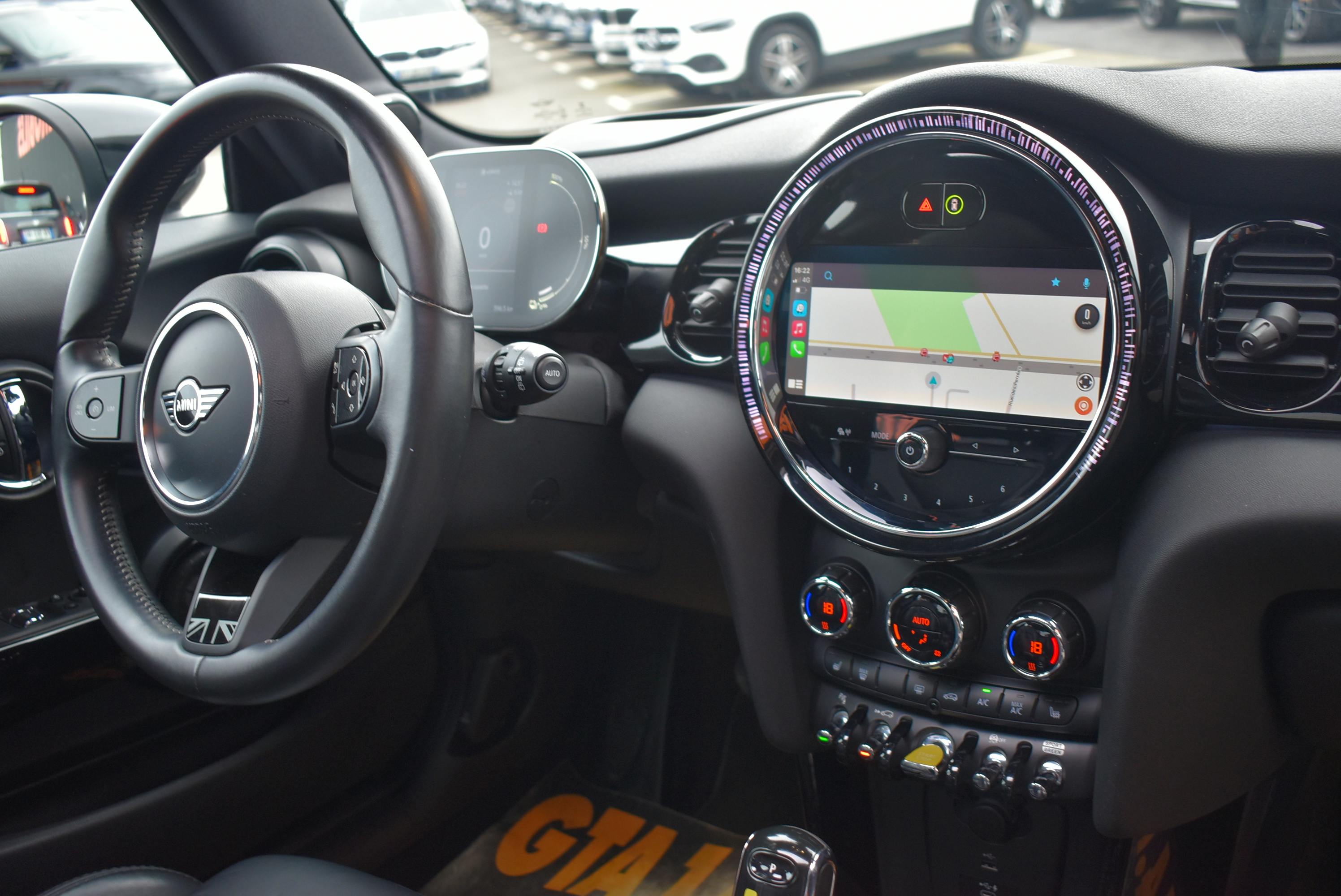 Mini Mini  COOPER SE 184CH YOURS  CUIR + T OUVRANT +HARMAN KARDON occasion - Photo 6