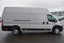 Peugeot Boxer  435 L4H3 2.2 BLUEHDI S&S 140CH ASPHALT occasion - Photo 4