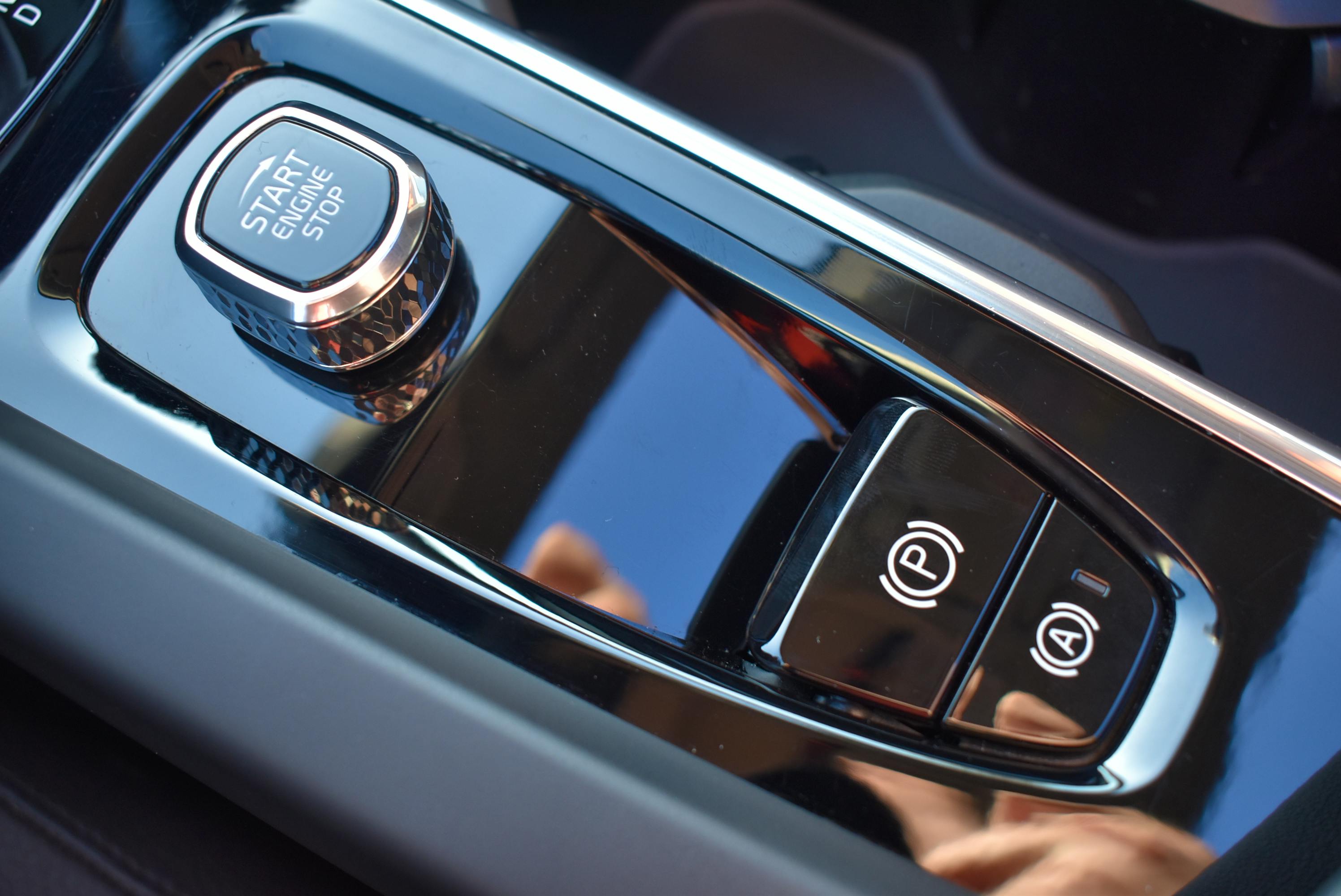 Volvo XC60  T8 AWD RECHARGE 310 + 145CH ULTIMATE STYLE CHROME GEARTRONIC occasion - Photo 30