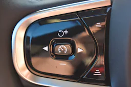 Volvo XC60  T8 Recharge AWD 310 ch + 145 ch Geartronic 8 Ultimate Style Chrome occasion - Photo 23