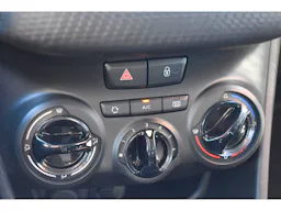 Peugeot 208 PureTech 82ch S&S BVM5 Evap Signature occasion - Photo 13