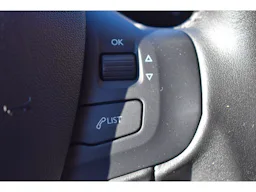 Peugeot 208 PureTech 82ch S&S BVM5 Evap Signature occasion - Photo 22