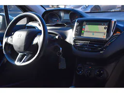 Peugeot 208 PureTech 82ch S&S BVM5 Evap Signature occasion - Photo 6