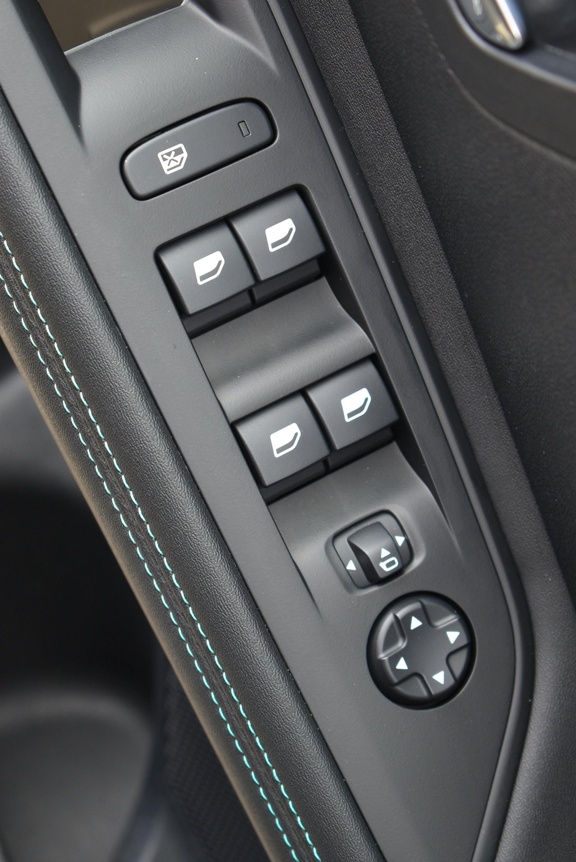 Peugeot 3008  HYBRID 136CH ALLURE PACK E-DCS6 occasion - Photo 11