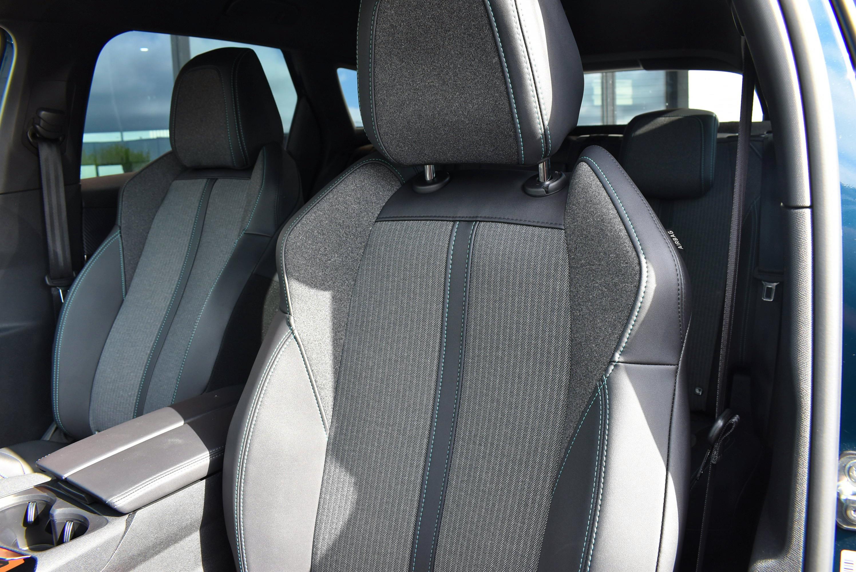 Peugeot 3008  HYBRID 136CH ALLURE PACK E-DCS6 occasion - Photo 15