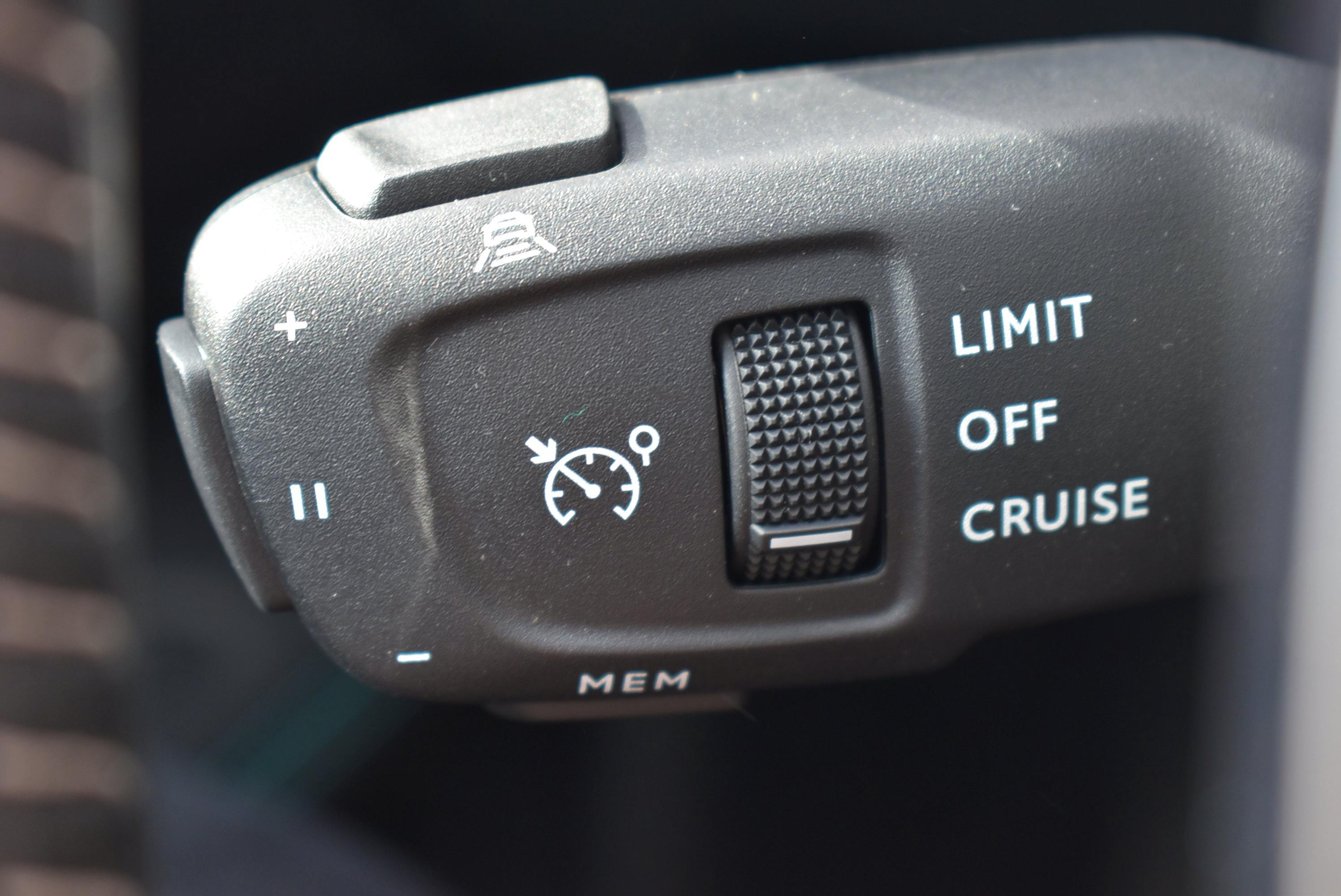 Peugeot 3008  HYBRID 136CH ALLURE PACK E-DCS6 occasion - Photo 27