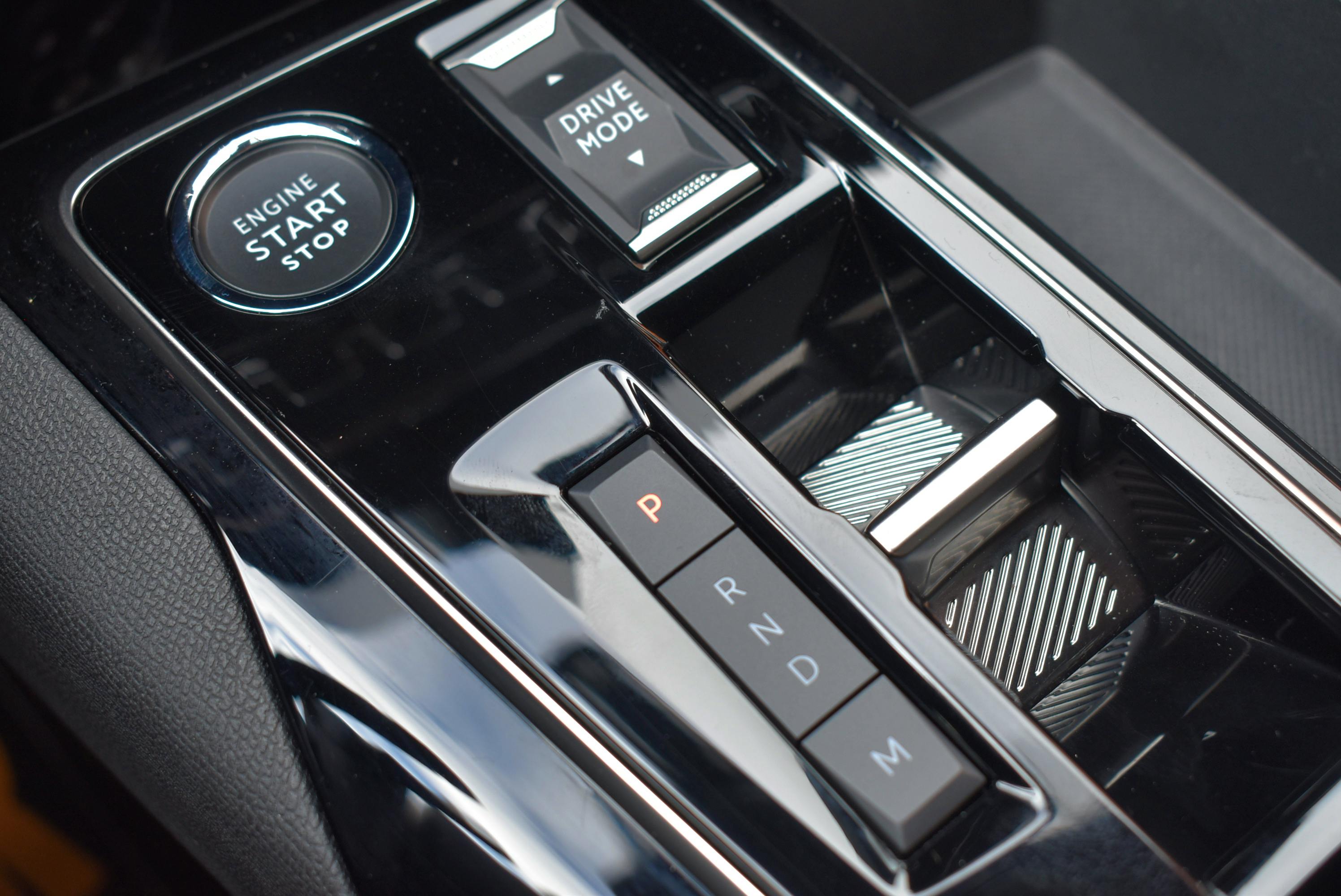 Peugeot 3008  HYBRID 136CH ALLURE PACK E-DCS6 occasion - Photo 34