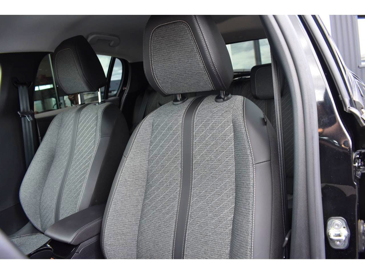 Peugeot 208  Hybrid 100 e-DCS6 Allure occasion - Photo 15
