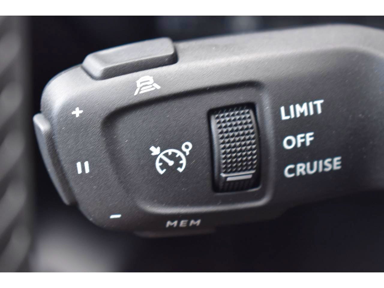 Peugeot 208  Hybrid 100 e-DCS6 Allure occasion - Photo 27