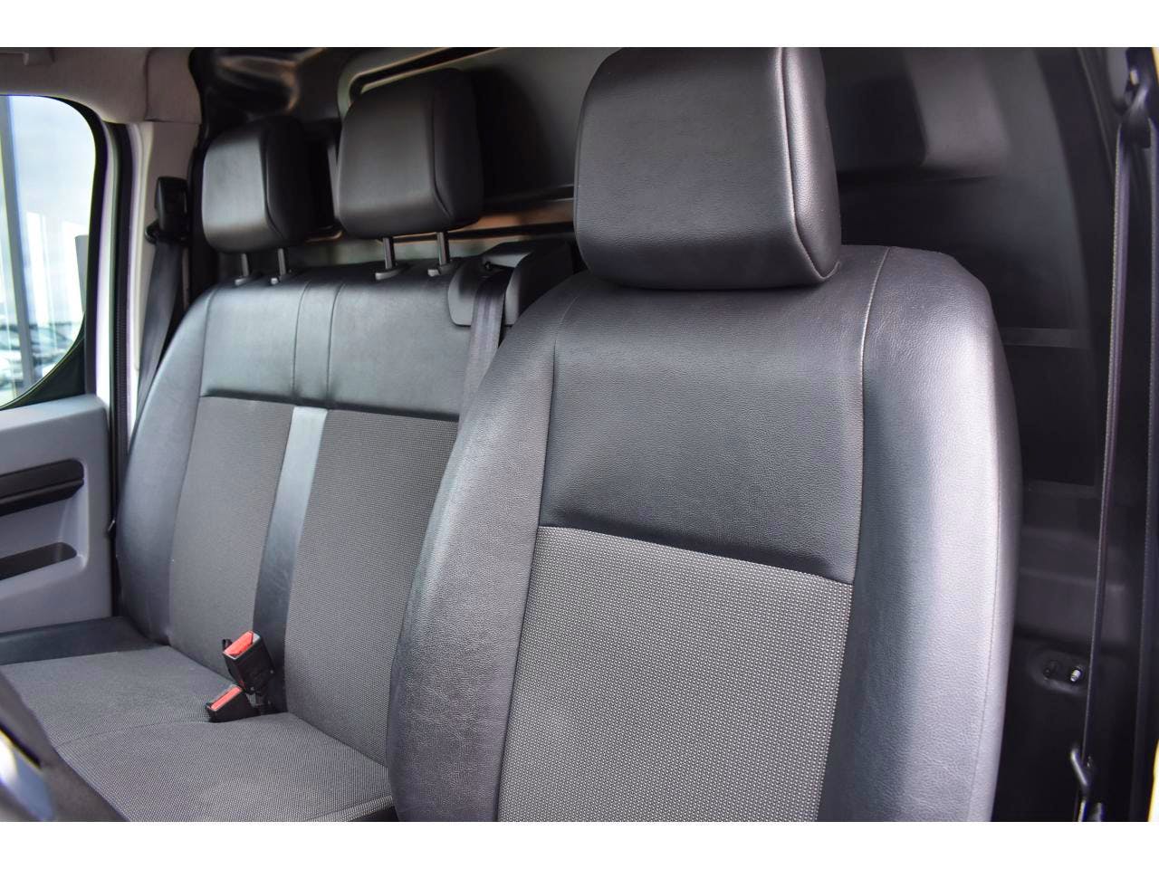 Peugeot Expert  EXPERT FGN TOLE LONG 2.0 BLUEHDI 120 S&S BVM6 PREMIUM occasion - Photo 16