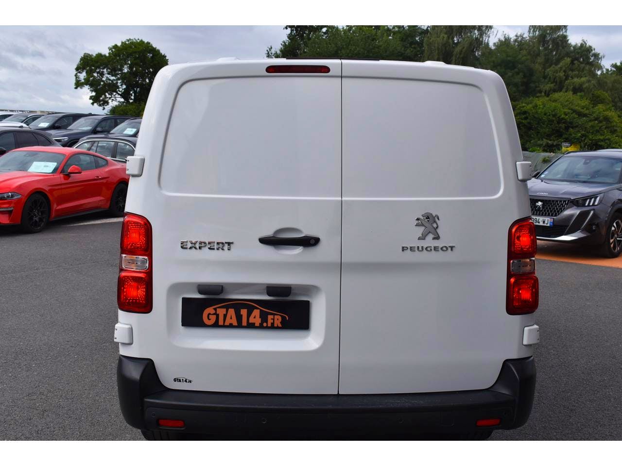 Peugeot Expert  EXPERT FGN TOLE LONG 2.0 BLUEHDI 120 S&S BVM6 PREMIUM occasion - Photo 19