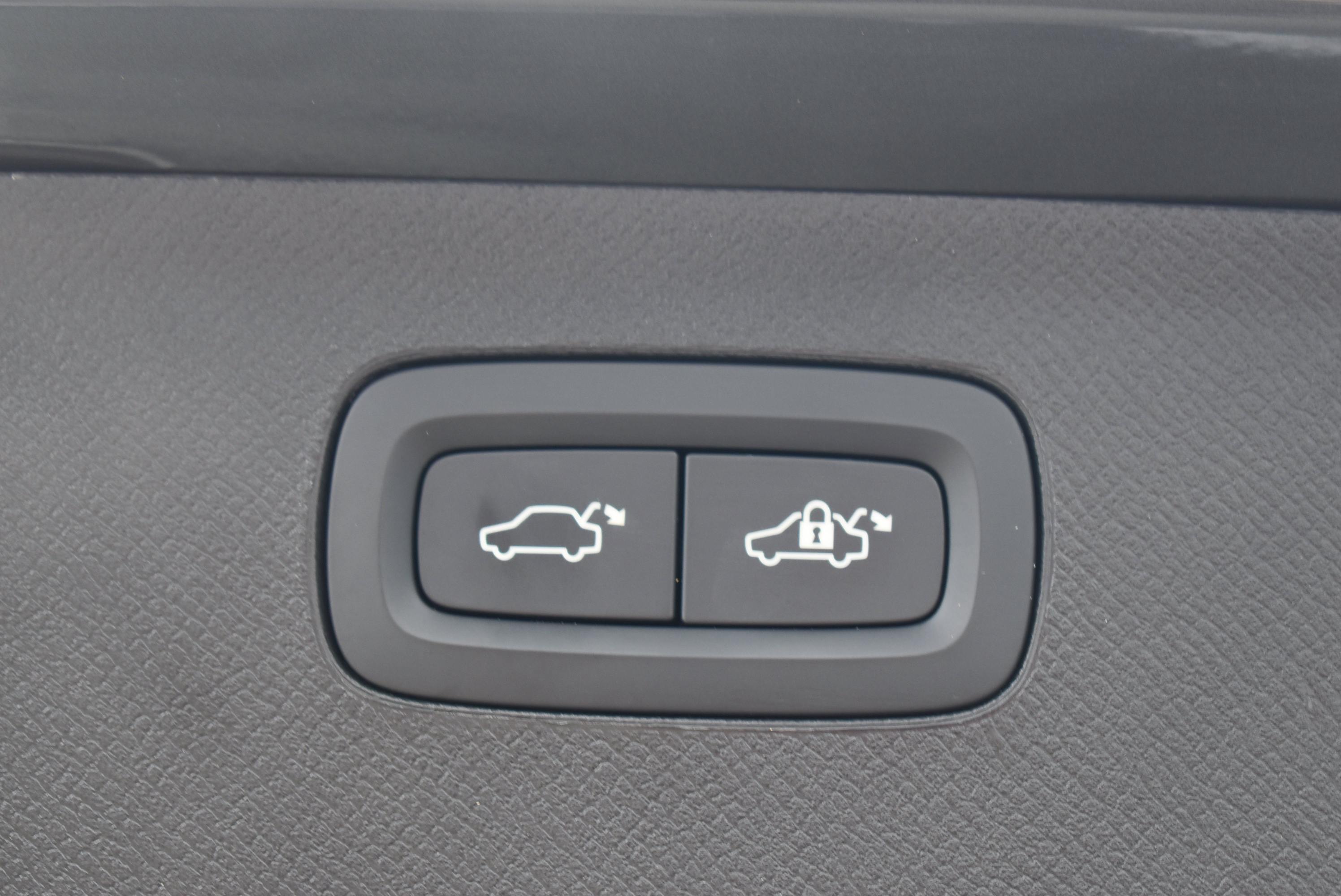 Volvo XC90  T8 TWIN ENGINE 303 + 87CH INSCRIPTION GEARTRONIC 7 PLACES 48G occasion - Photo 10