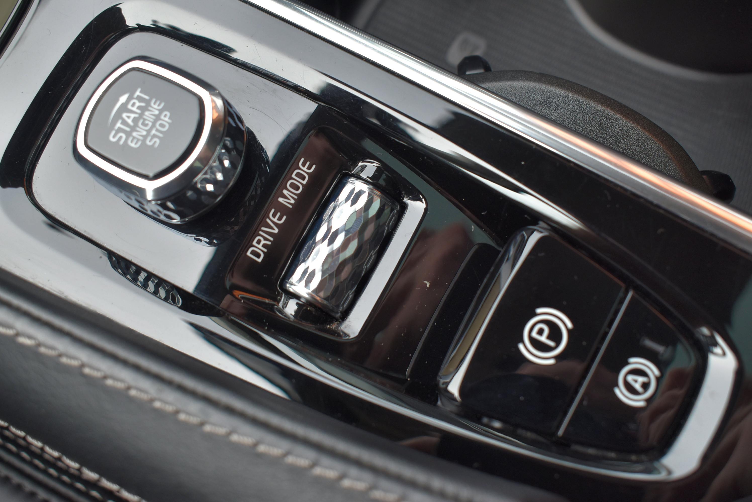Volvo XC90  T8 TWIN ENGINE 303 + 87CH INSCRIPTION GEARTRONIC 7 PLACES 48G occasion - Photo 36