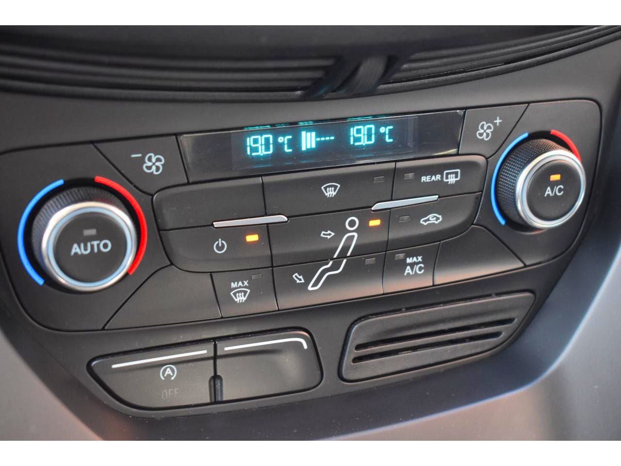 Ford C-Max  1.5 TDCi 120 S&S Powershift Trend Business occasion - Photo 13