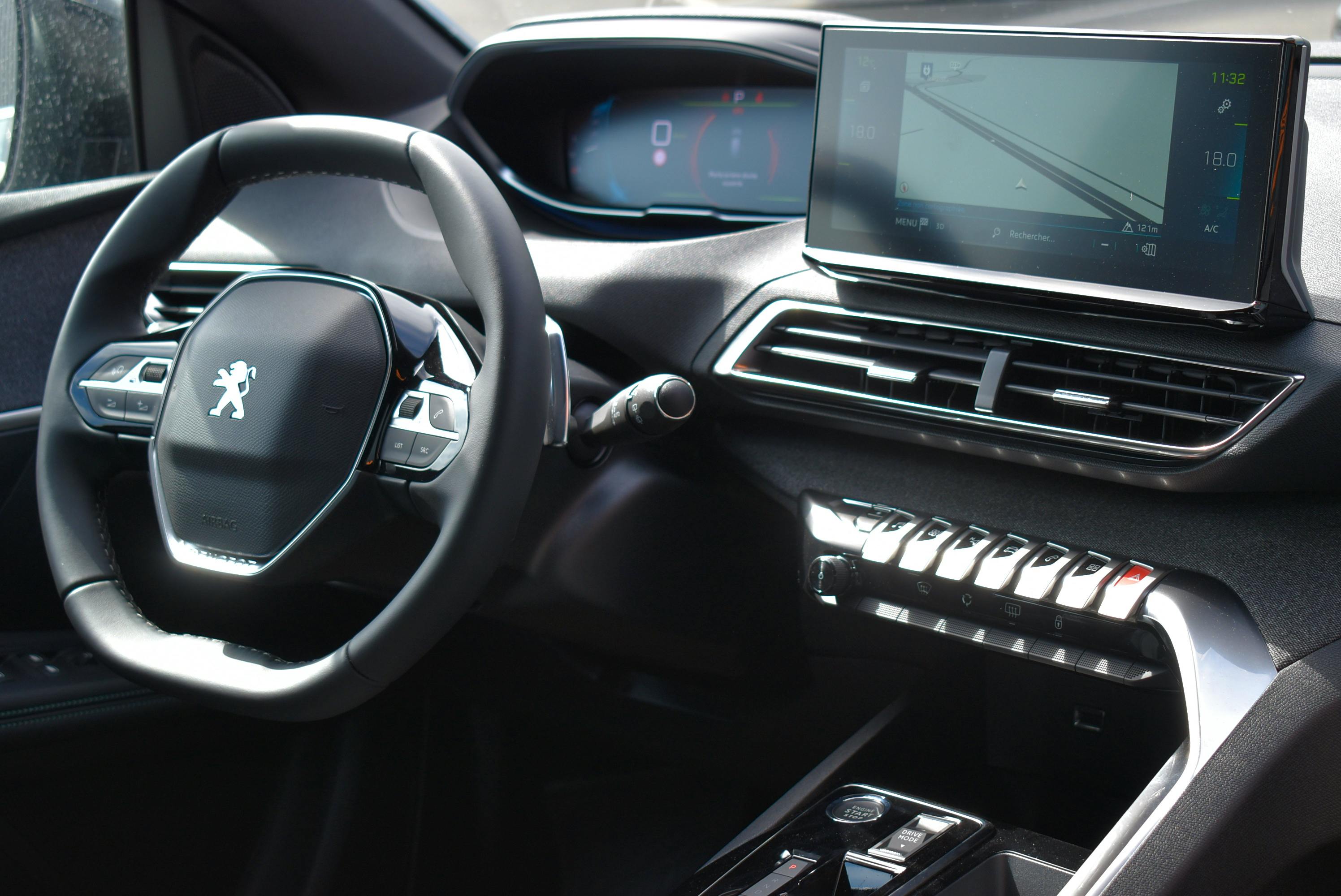 Peugeot 3008  PLUG-IN HYBRID 180CH ACTIVE PACK E-EAT8 occasion - Photo 6