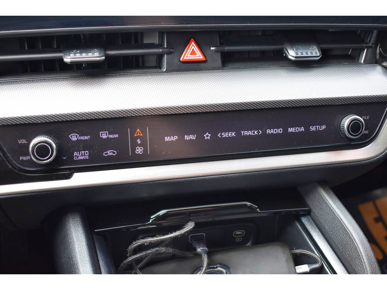 Kia Sportage  Hybride rechargeable PHEV 1.6 T-GDI - 180 + Electric 91 ch - BVA  4x4 occasion - Photo 13