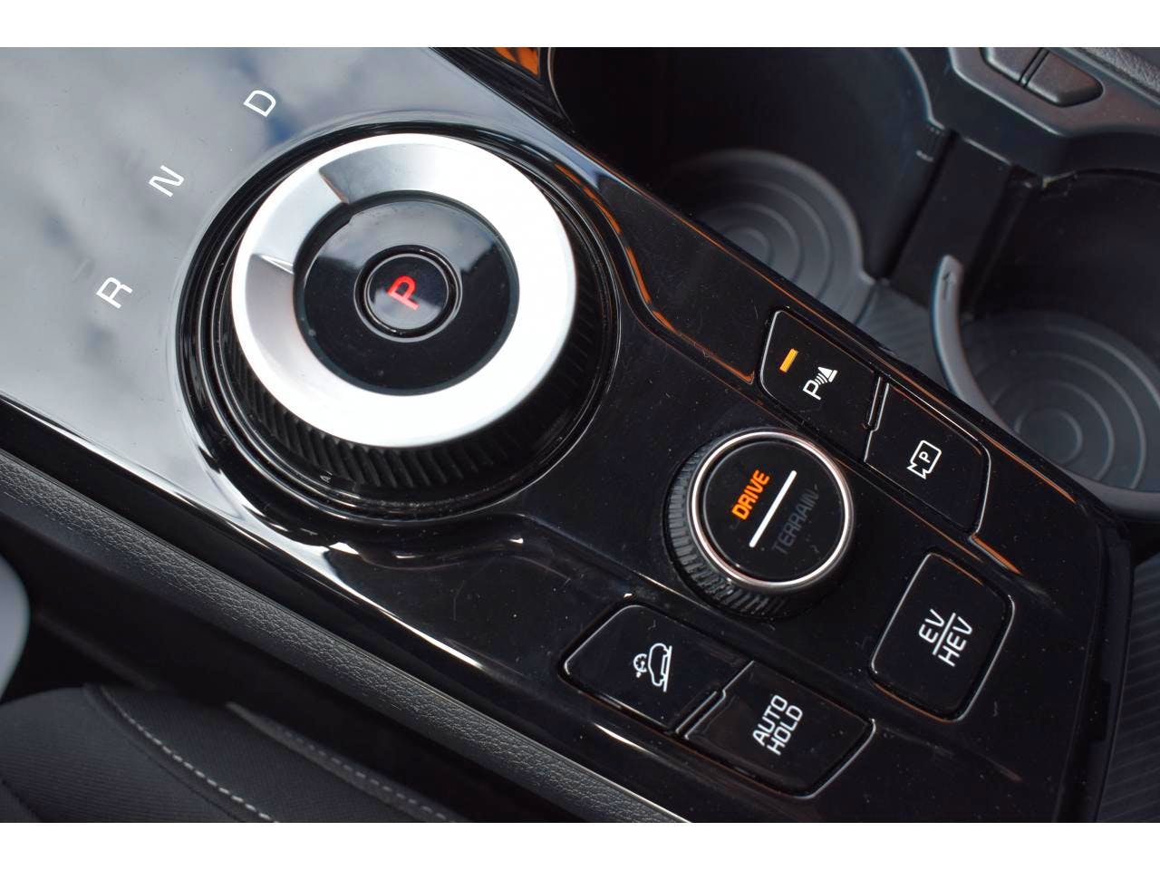 Kia Sportage  Hybride rechargeable PHEV 1.6 T-GDI - 180 + Electric 91 ch - BVA  4x4 occasion - Photo 31