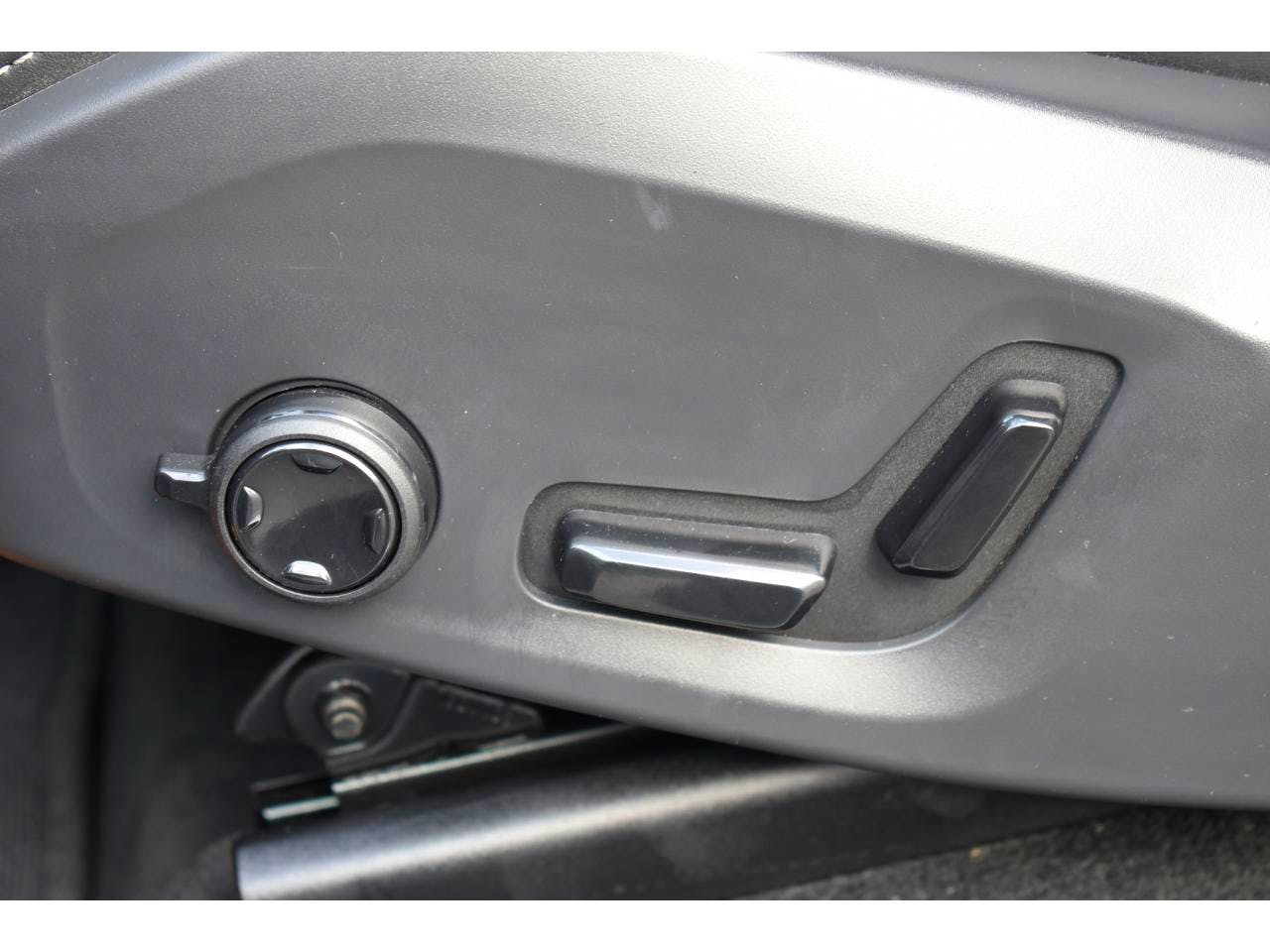 Volvo XC60  T6 Recharge AWD 253 ch + 87 ch Geartronic 8 Inscription occasion - Photo 22