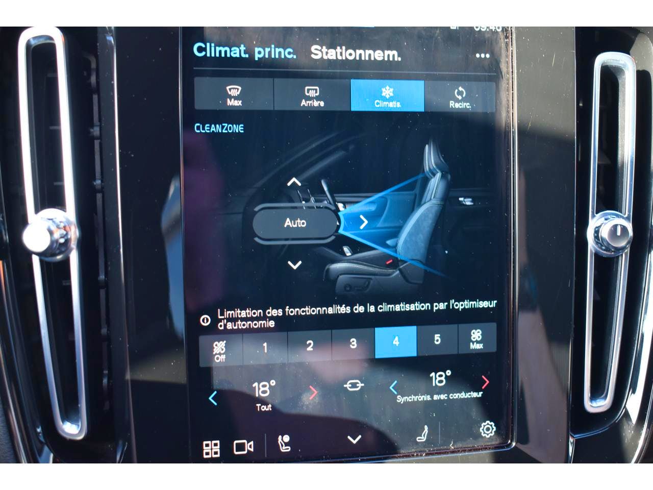 Volvo XC40  RECHARGE TWIN AWD 408CH PLUS EDT occasion - Photo 25