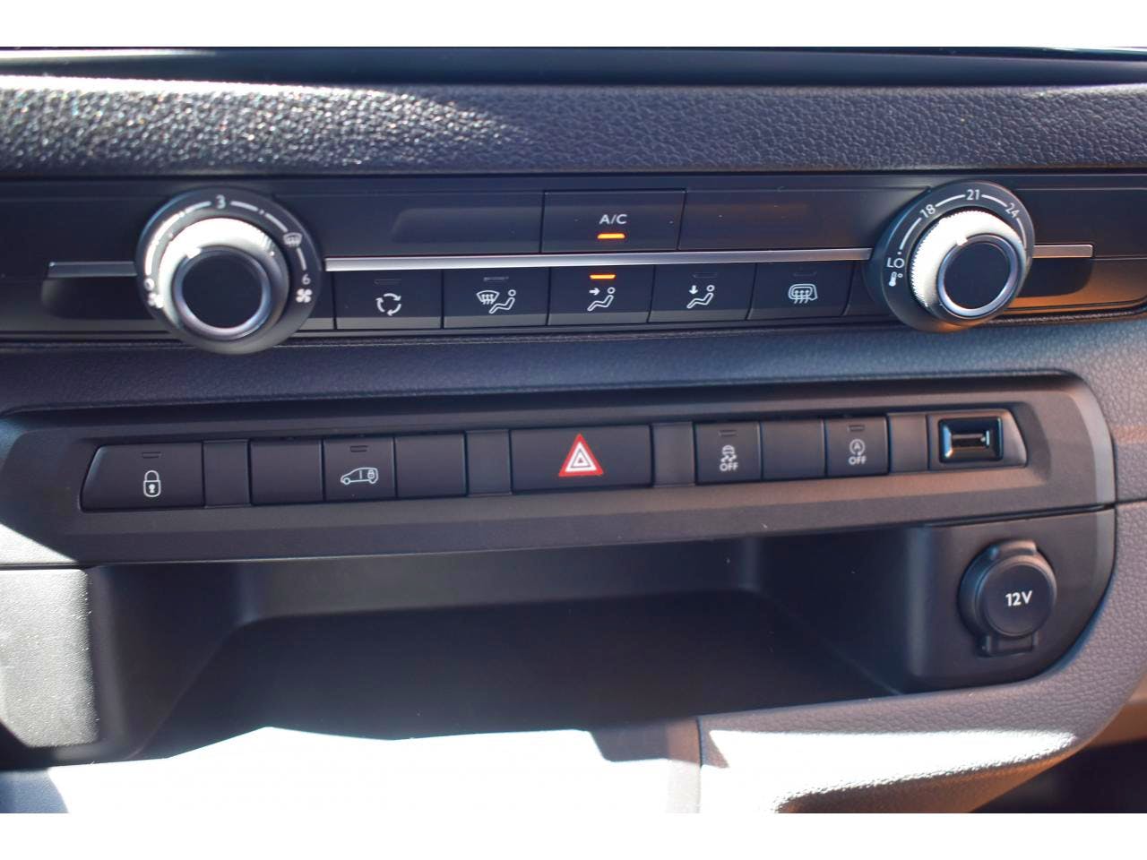 Peugeot Expert  STANDARD BLUEHDI 100 S&S BVM6 PREMIUM occasion - Photo 13