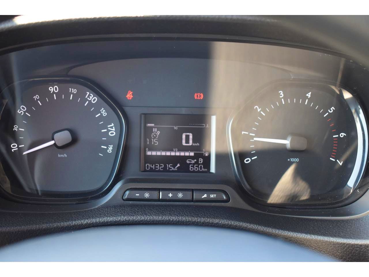 Peugeot Expert  STANDARD BLUEHDI 100 S&S BVM6 PREMIUM occasion - Photo 8
