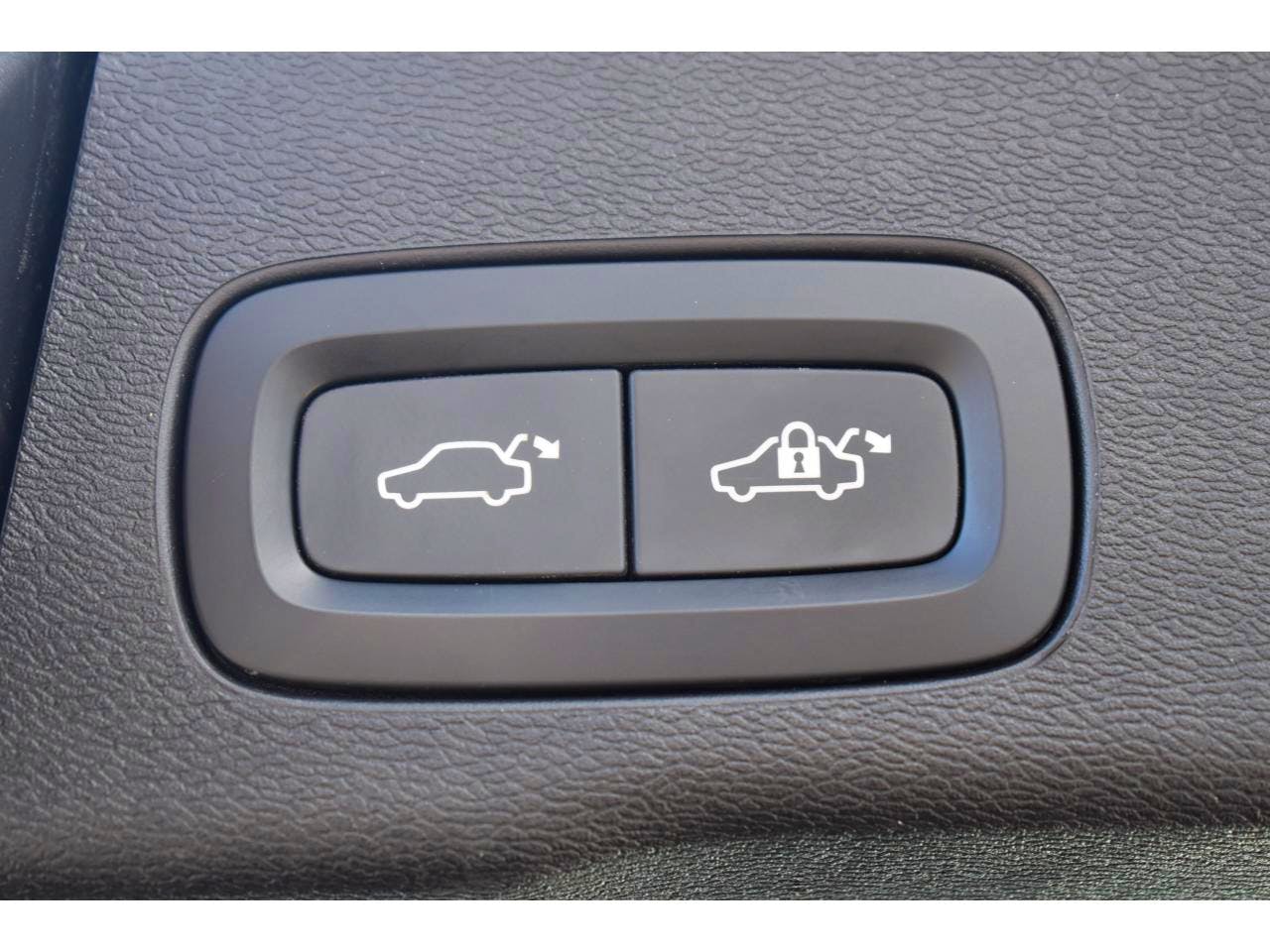Volvo XC60  T8 Twin Engine 303 ch + 87 ch Geartronic 8 BUSINESS EXECUTIVE occasion - Photo 10