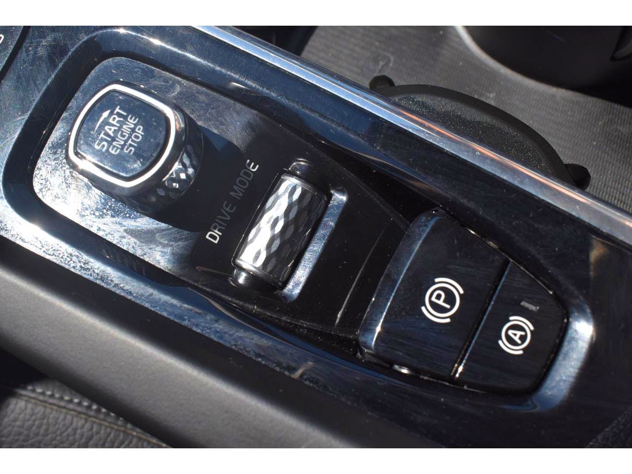 Volvo XC60  T8 Twin Engine 303 ch + 87 ch Geartronic 8 BUSINESS EXECUTIVE occasion - Photo 31