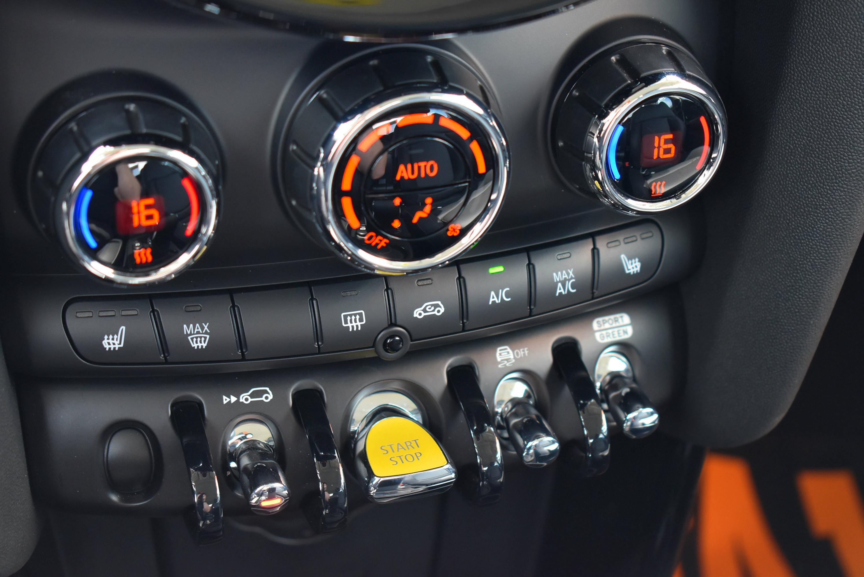 Mini Mini  COOPER SE 184CH  ESSENTIAL BVA occasion - Photo 13