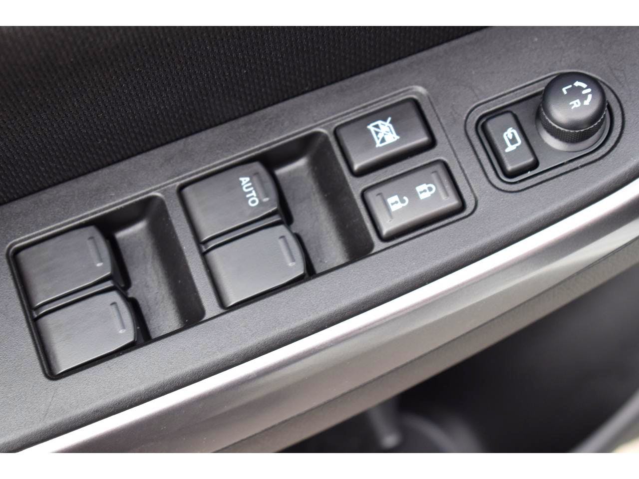 Suzuki Swift  1.2 DUALJET HYBRID 83CH PACK occasion - Photo 10