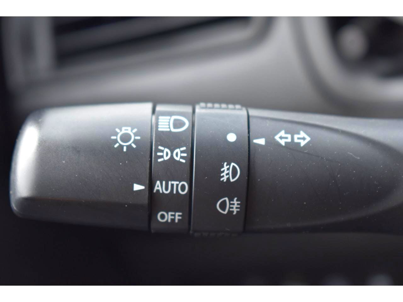 Suzuki Swift  1.2 DUALJET HYBRID 83CH PACK occasion - Photo 23