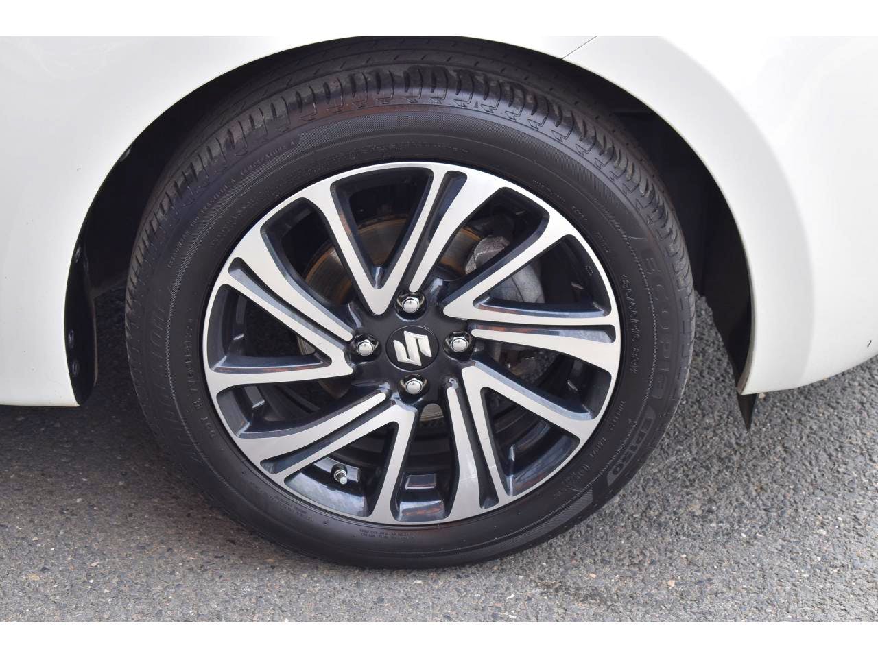 Suzuki Swift  1.2 DUALJET HYBRID 83CH PACK occasion - Photo 35