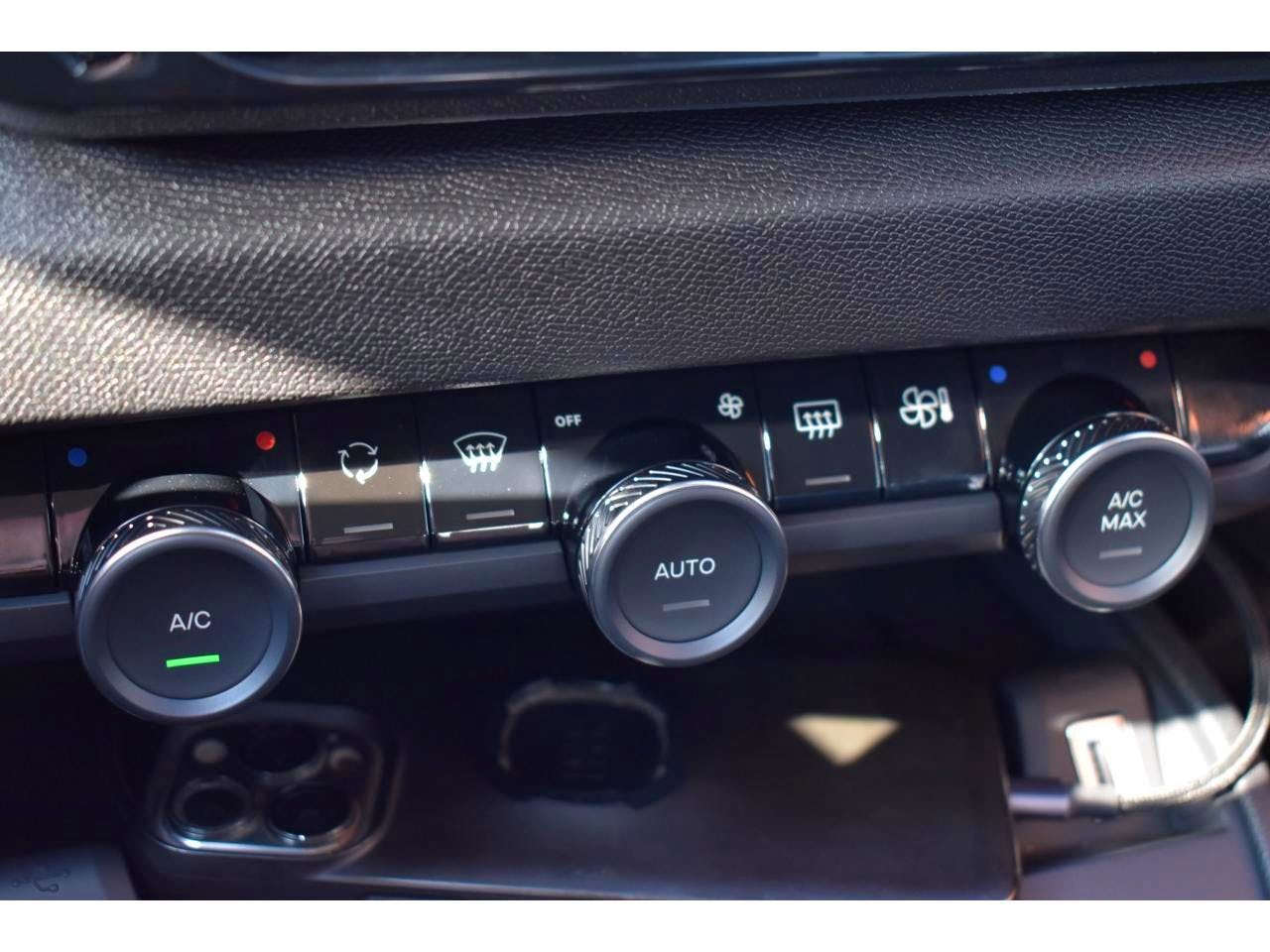 Citroën C4  Hybride 136 e-DCS6 Plus occasion - Photo 13