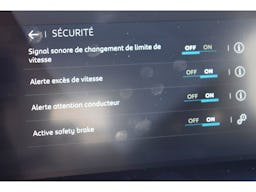 Citroën C4  Hybride 136 e-DCS6 Plus occasion - Photo 30